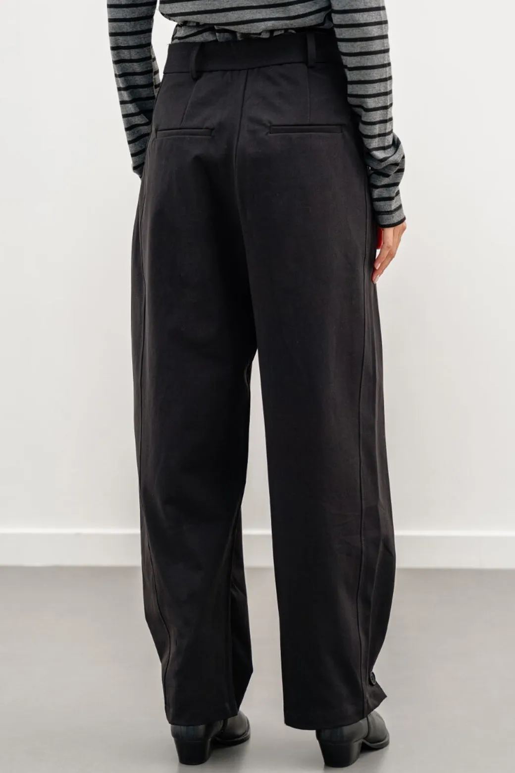 BARREL TROUSERS