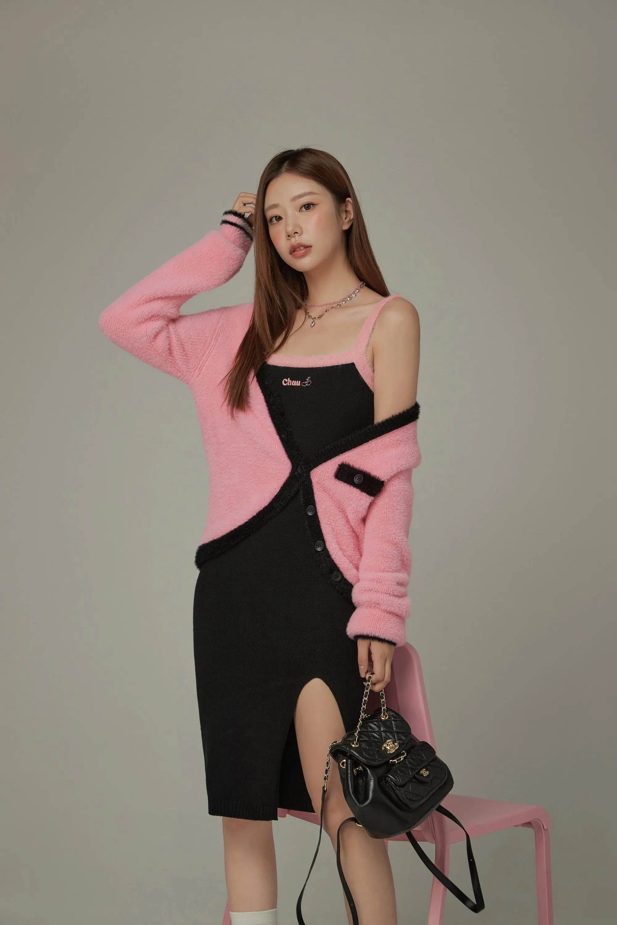 Color Lined Slit Knit Slim Dress