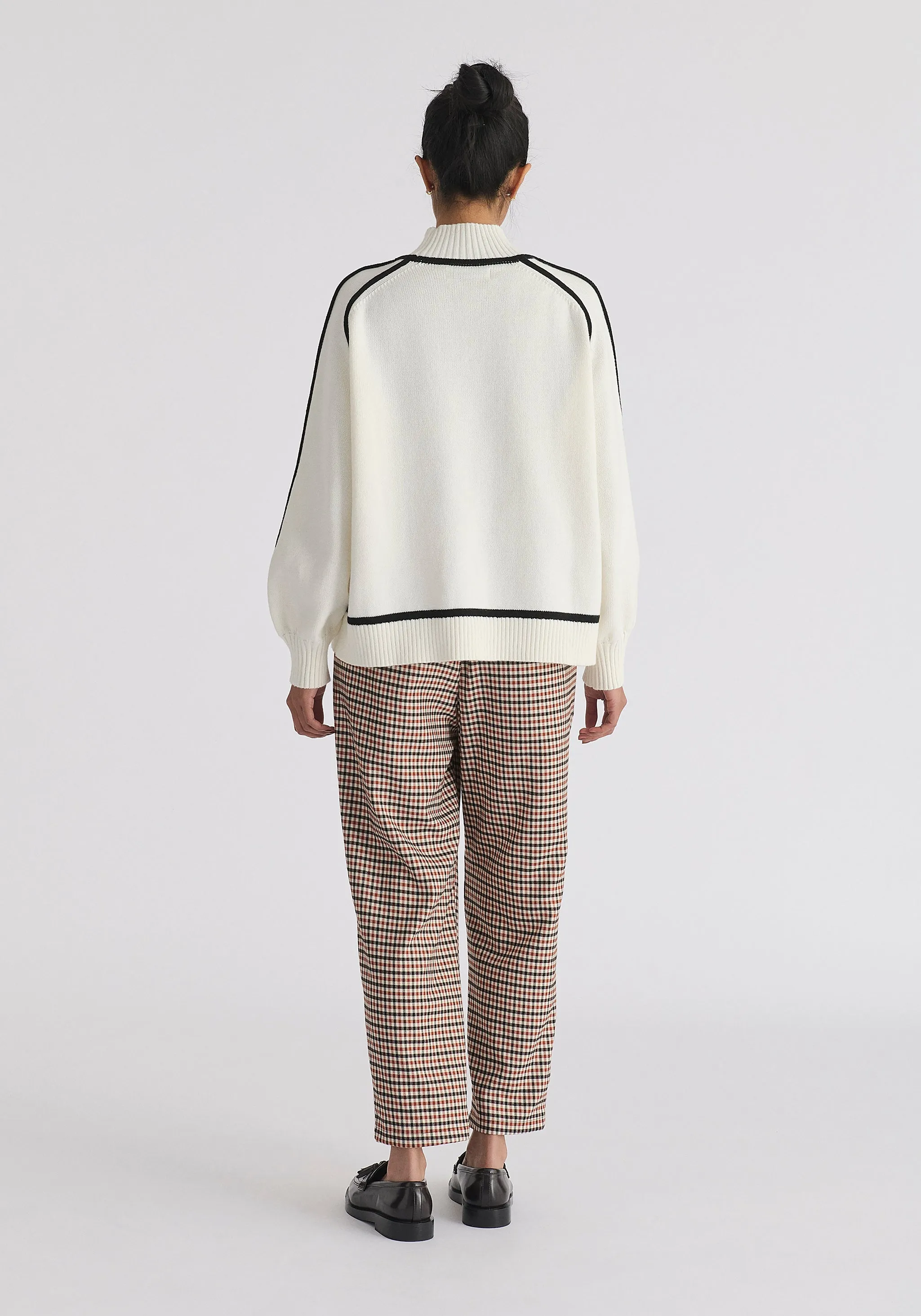 Contrast Stripe Piping Mock Neck Jumper