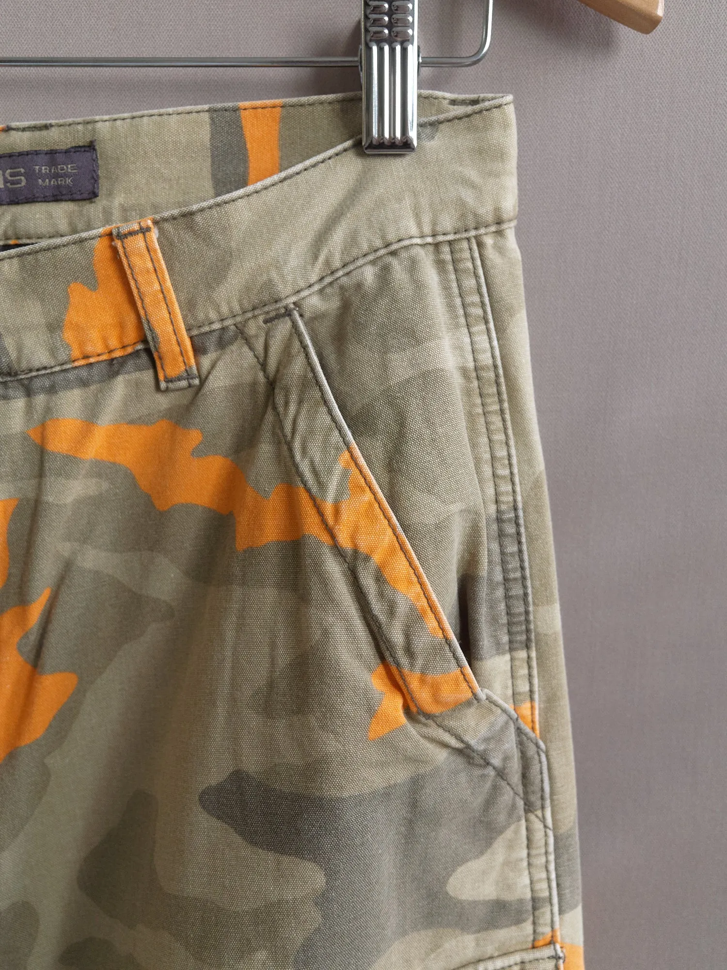 DKNY 1990s beige khaki orange camo multi pocket cargo trousers - womens M