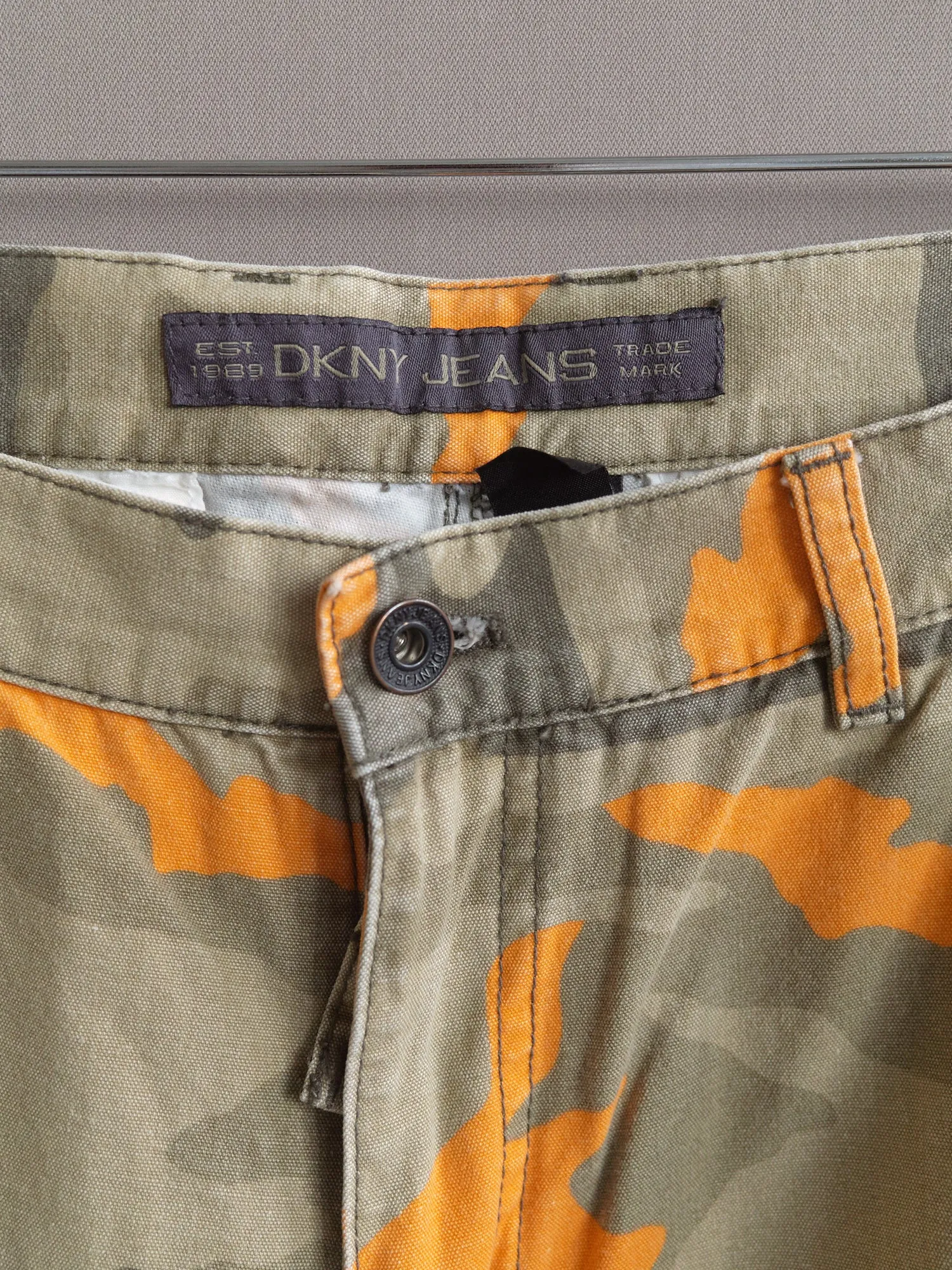 DKNY 1990s beige khaki orange camo multi pocket cargo trousers - womens M