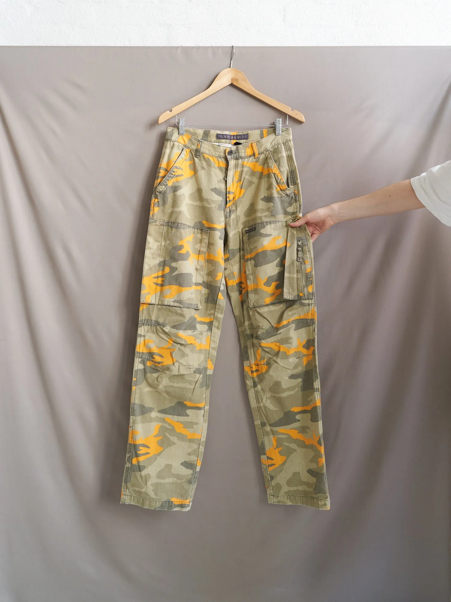 DKNY 1990s beige khaki orange camo multi pocket cargo trousers - womens M