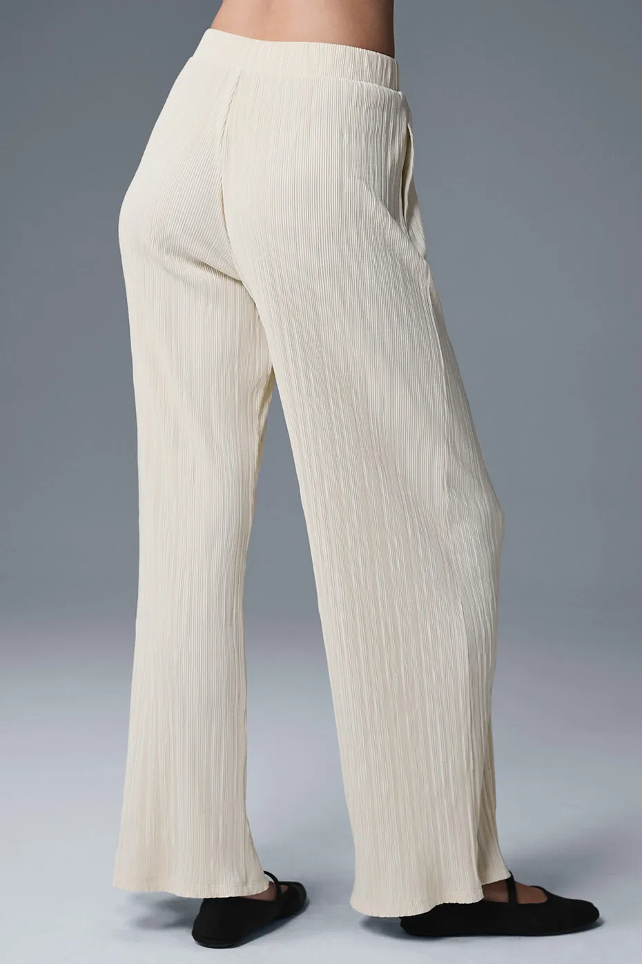 High-Waist Micro Plisse Straight Leg Pant - Oat Milk