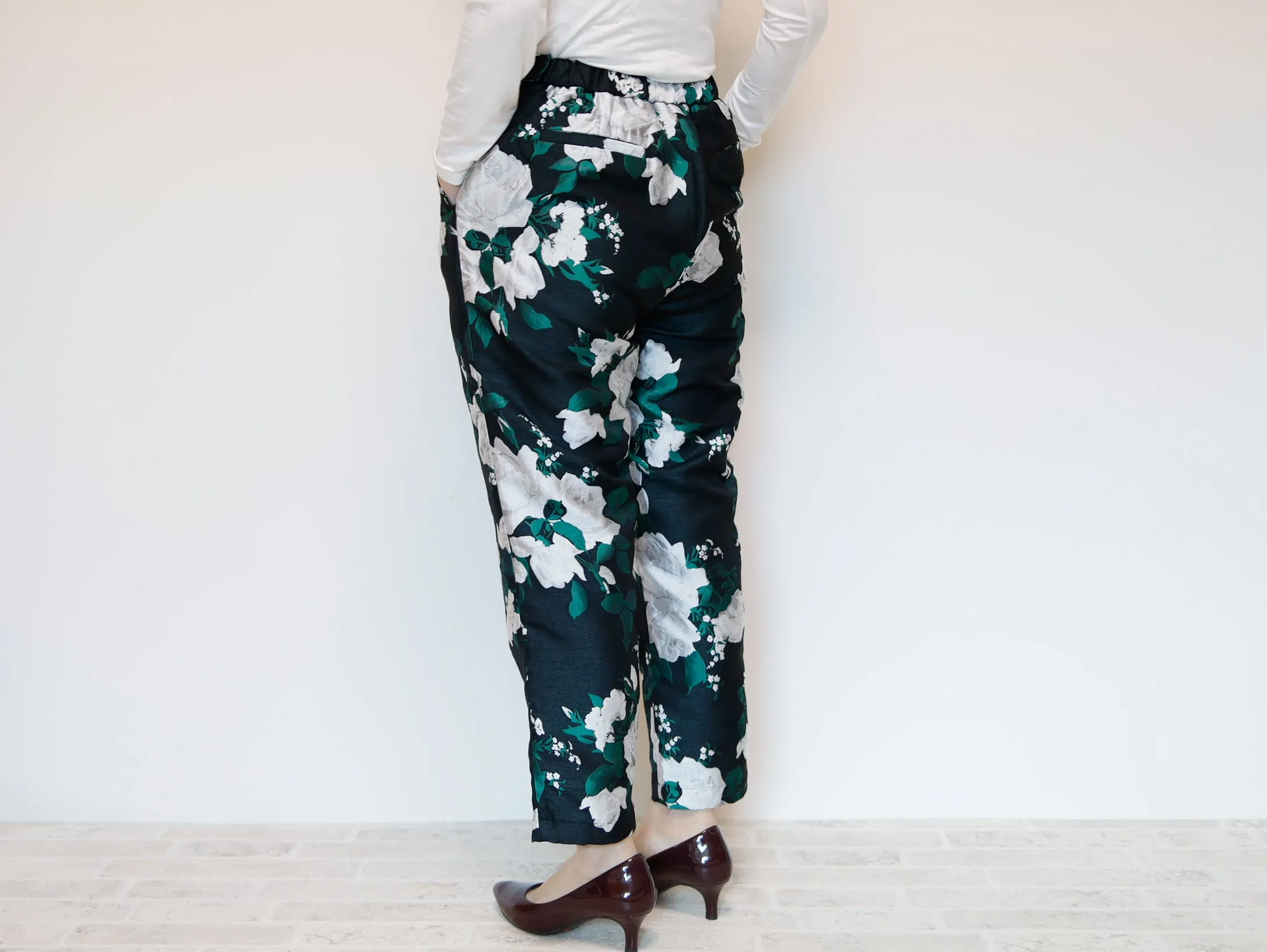 <P10RK> EUROPEAN ROSE  BLACK-Tapered Pants