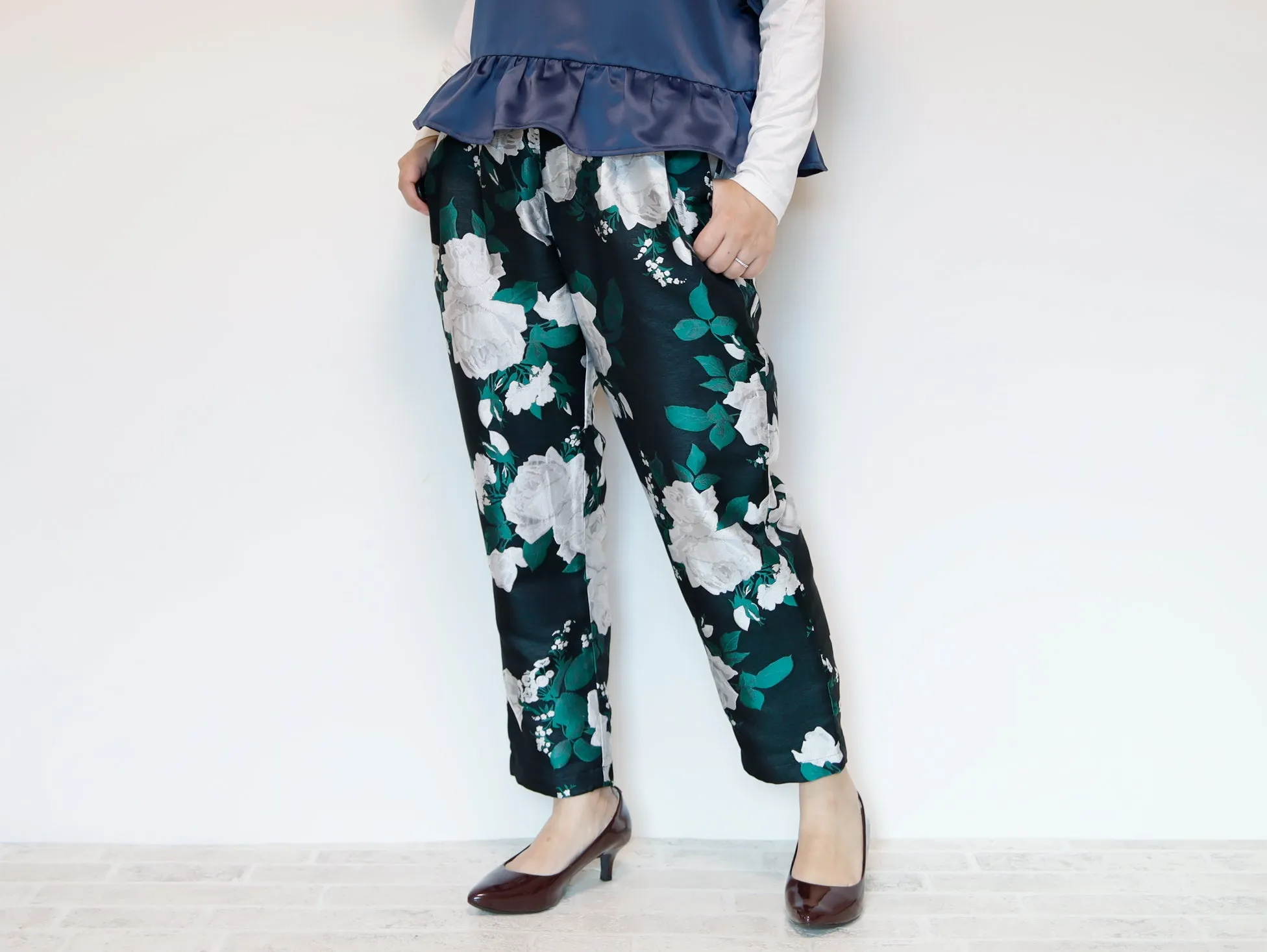 <P10RK> EUROPEAN ROSE  BLACK-Tapered Pants