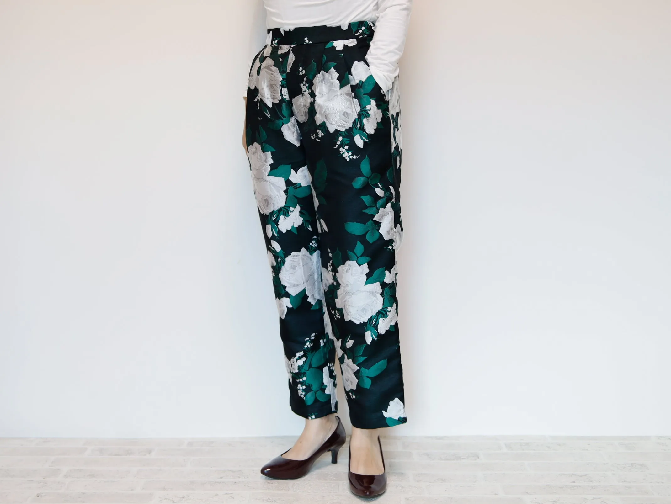 <P10RK> EUROPEAN ROSE  BLACK-Tapered Pants