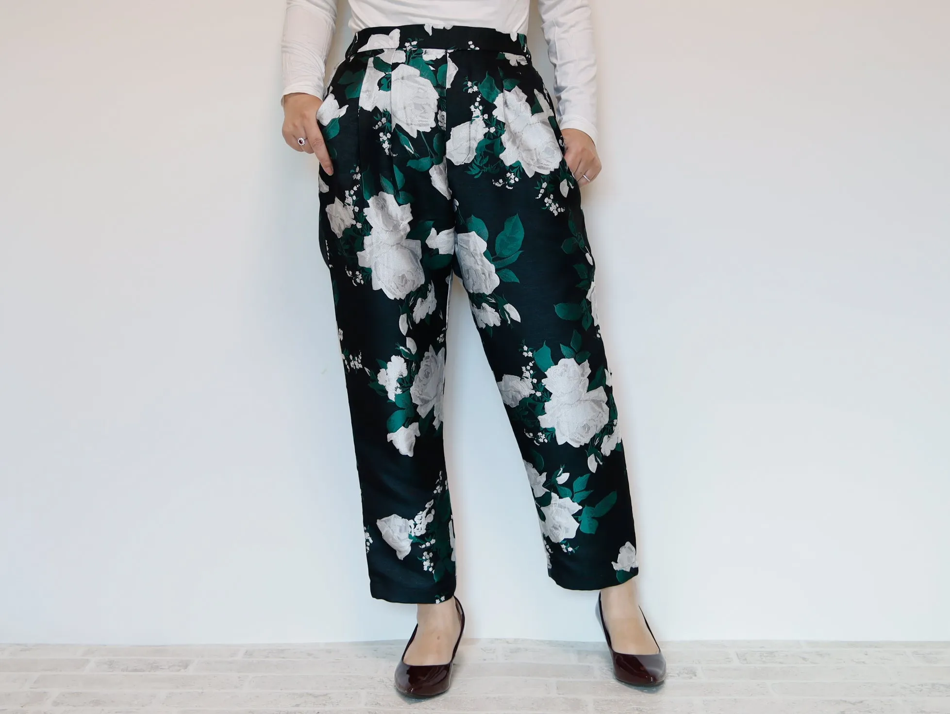 <P10RK> EUROPEAN ROSE  BLACK-Tapered Pants