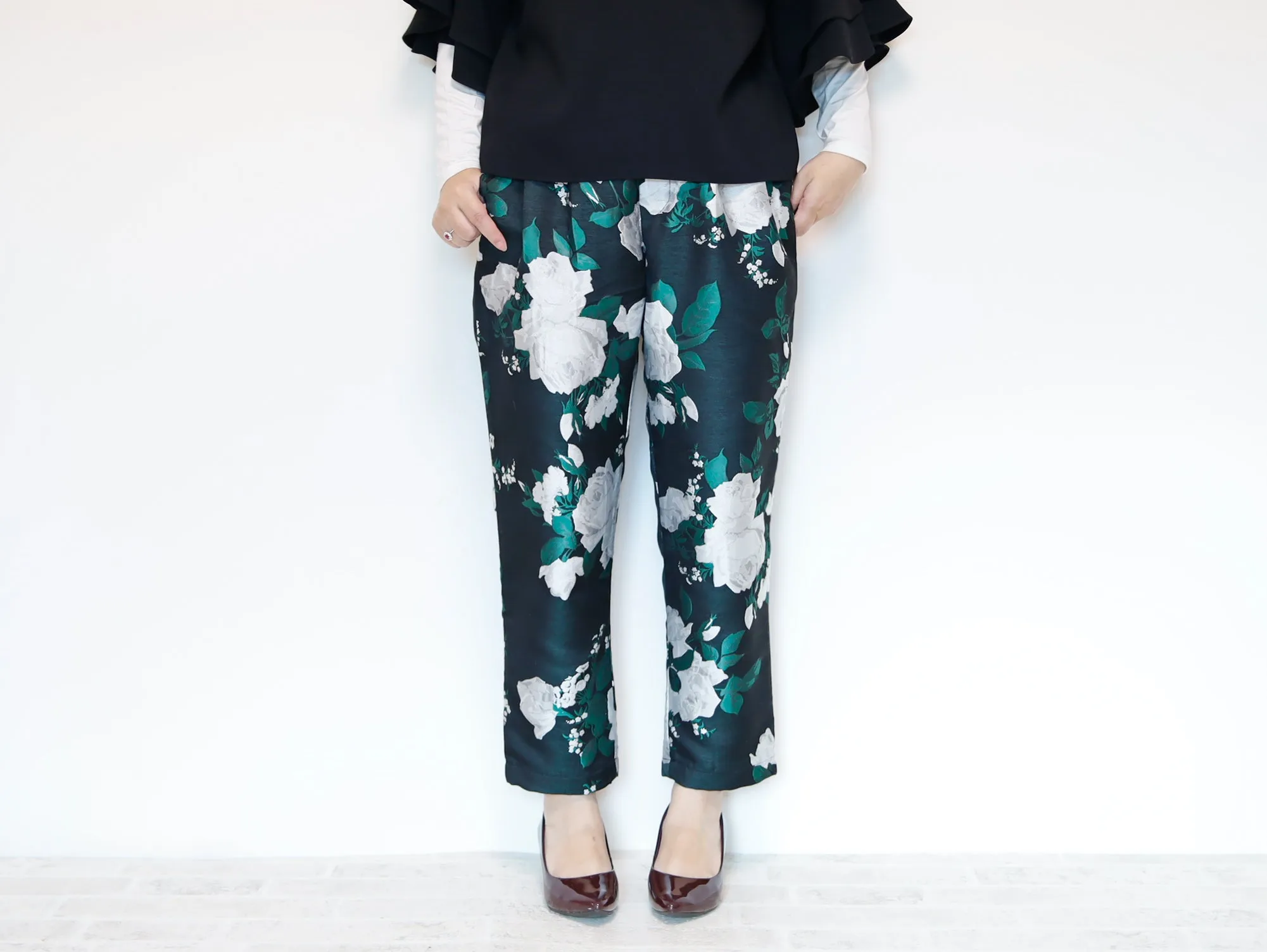 <P10RK> EUROPEAN ROSE  BLACK-Tapered Pants