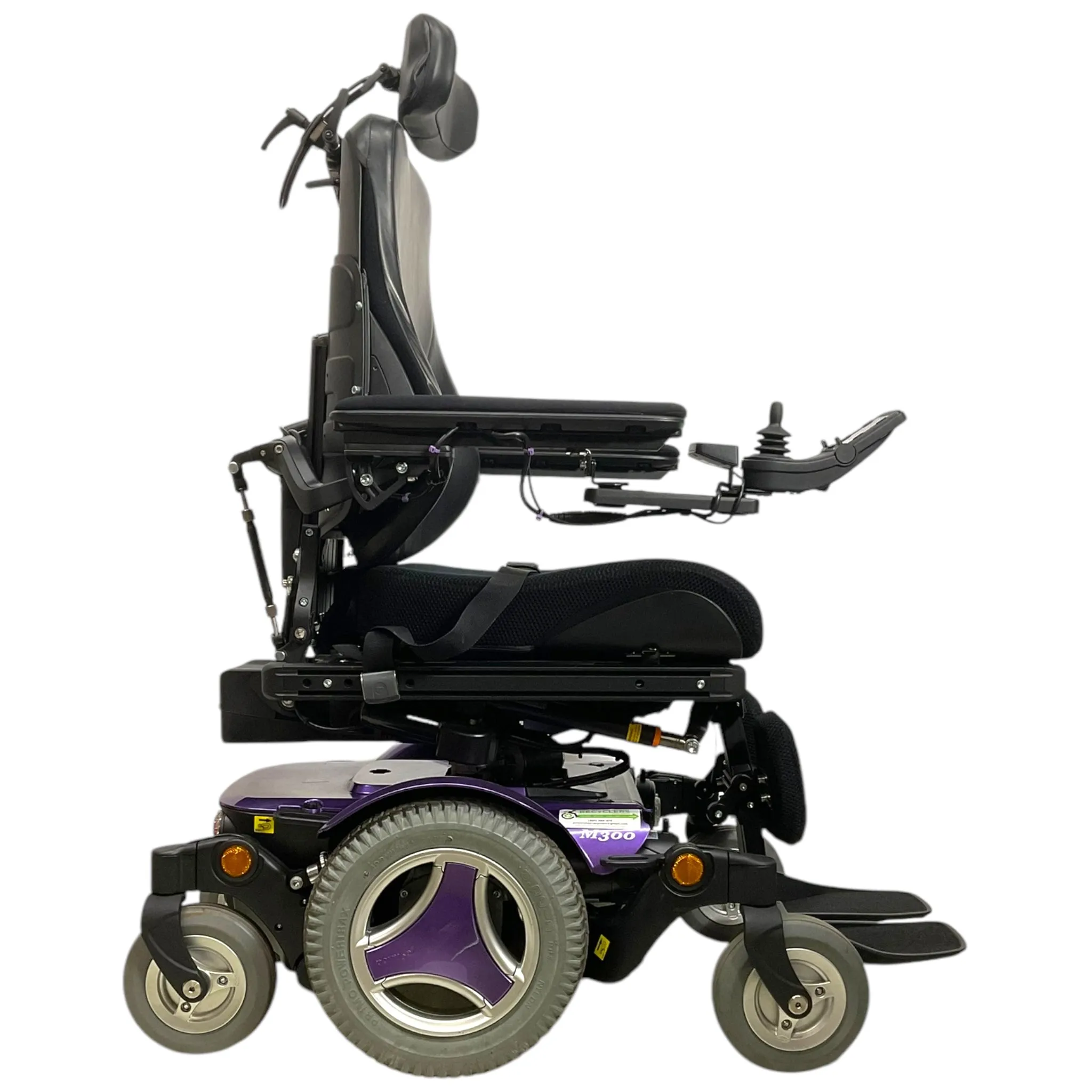 Permobil M300 Power Wheelchair | 18 x 19 inch Seat | Seat Elevate | Only 31 Miles!