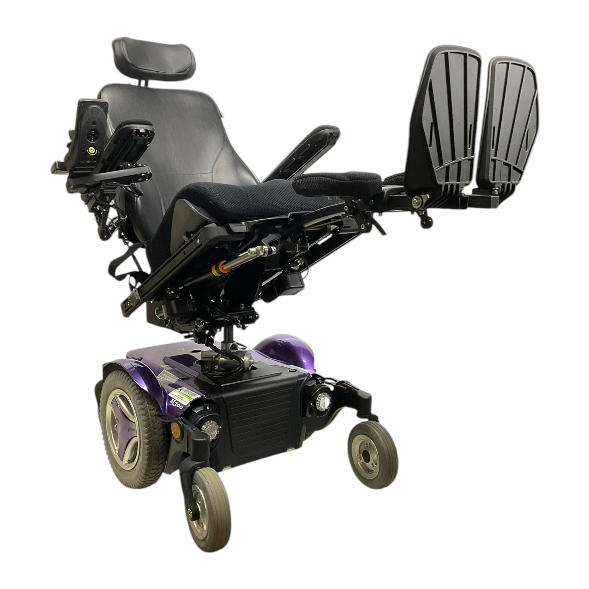 Permobil M300 Power Wheelchair | 18 x 19 inch Seat | Seat Elevate | Only 31 Miles!