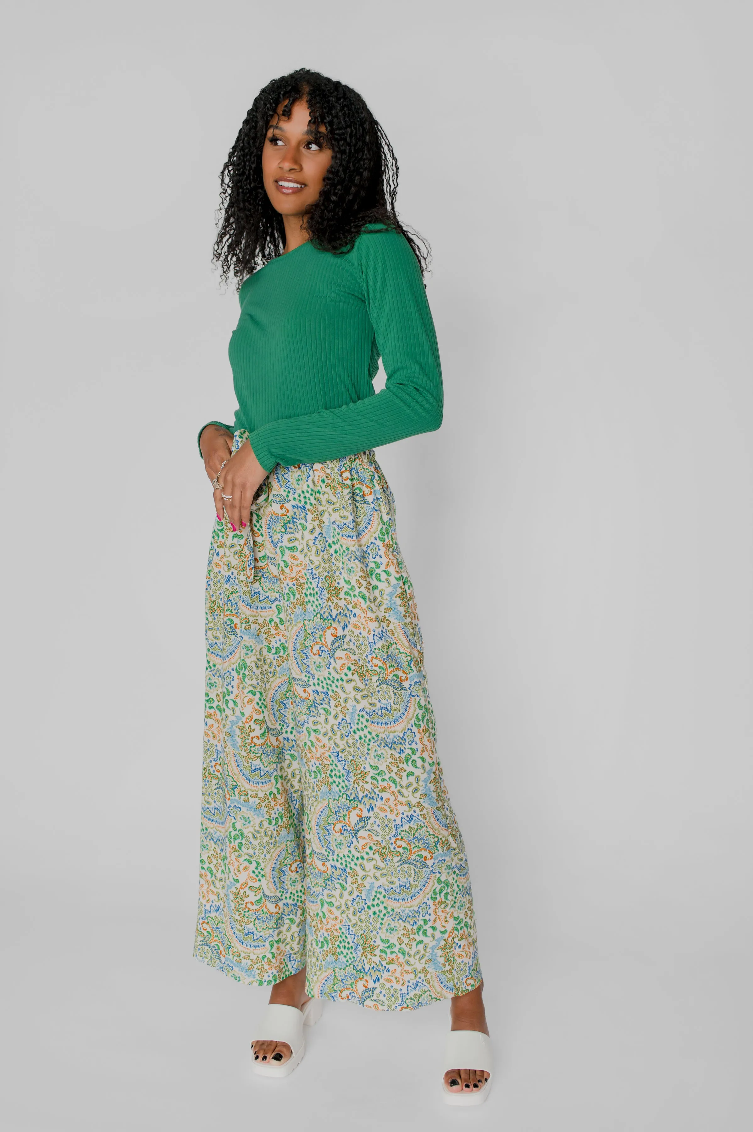 Wide leg trousers