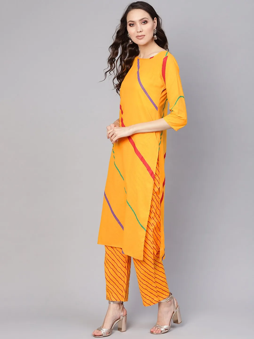 Women Yellow Printed Kurta With Trousers