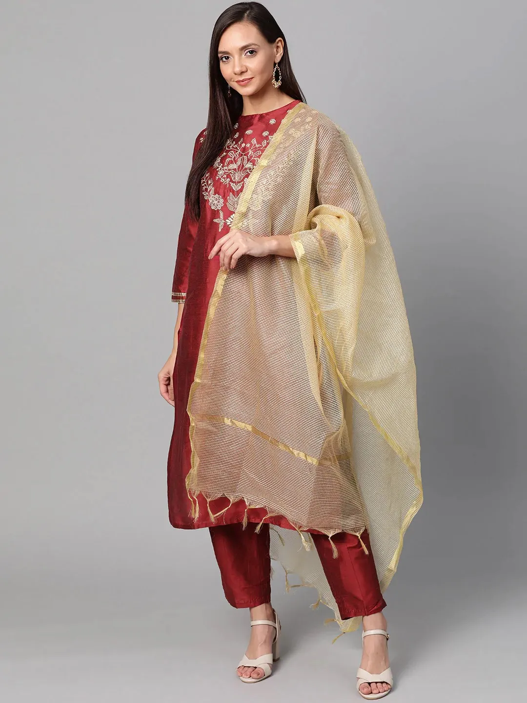 Women'S Maroon & Golden Yoke Design Kurta With Trousers